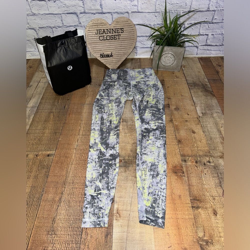 Lululemon Wunder Train High-Rise Tight  25"
Cinder Grain Smoked Spruce Multi